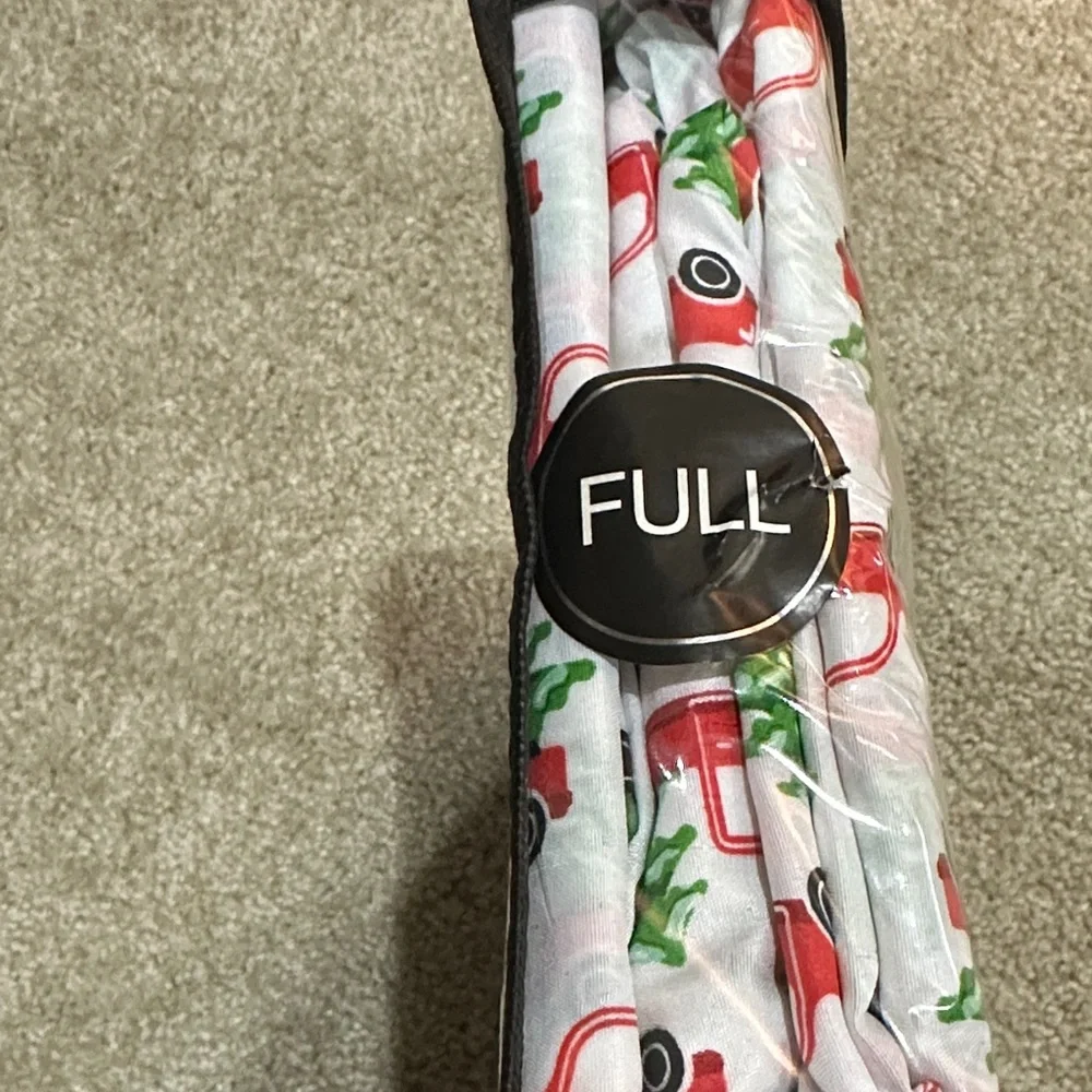 Red and Green Holiday Sheet Set